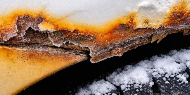 Як реагенти та сіль впливають на підвіску і гальма взимку