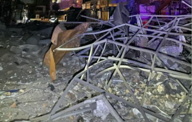 Росія вночі вдарила ракетами по Дніпру. Пошкоджено транспортний обʼєкт, виробництво меблів і житлові будинки (фото) /Фото 4