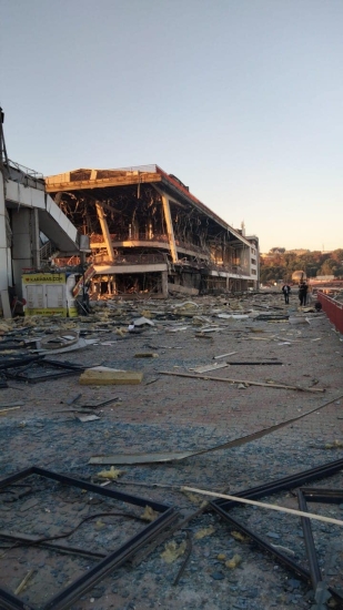 Атака на Одесу. Росіяни знищили морський вокзал і готель «Кемпінські – Одеса» (фото) /Фото 2