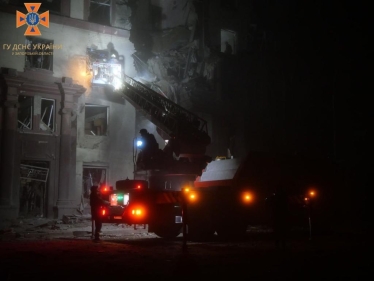 Росія вночі завдала шість ракетних ударів по Запоріжжю, є влучання у пʼятиповерхівку у центрі міста /Фото 1