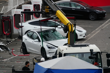 Tesla після аварії. /Getty Images