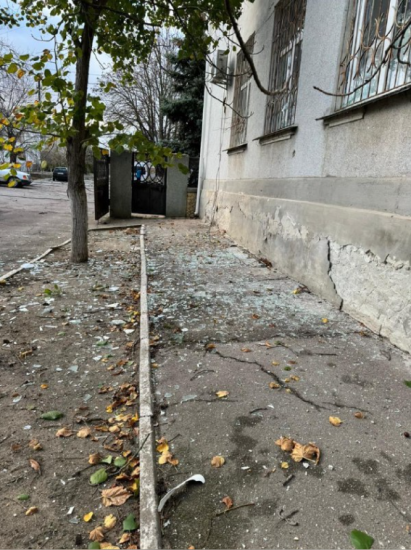 На Херсонщині знищено обʼєкт критичної інфраструктури внаслідок обстрілу Росією /Фото 3