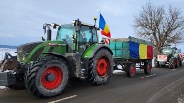 Румунські фермери заблокували два пункти пропуску на кордоні з Україною /Фото 1