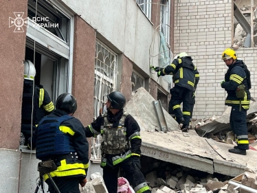 Росія випустила по центру Чернігова три ракети, вже відомо про 14 загиблих і понад 60 поранених: фото /Фото 3