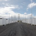 Tesla почала будувати в Шанхаї гігафабрику з виробництва накопичувачів енергії Megapack