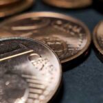 Монетка під порогом: навіщо її туди кладуть із…