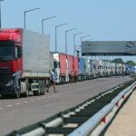 Польща розблокувала кордон для пропуску українських вантажівок