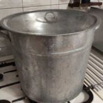 Виварила каструлі за рецептом із 90-х — блищать…