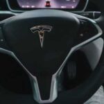 Tesla вперше за дев’ять років заявила про падіння продажів