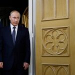 Путін готується до переговорів з Трампом. Bloomberg дізнався, що на…