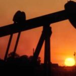 Ціна нафти в $60-62 за барель буде майже критичною для Росії – експерт