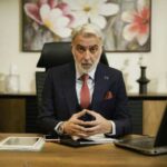 Як людей змушують працювати лише для того, щоб вони були…