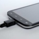 Основні причини, чому смартфон став повільно заряджатися