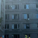 Обстріл Дніпра. Росіяни пошкодили школи та поїзд (фото, відео)