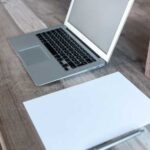 Як за допомогою аркушу паперу зламати MacBook