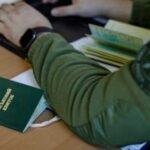 Уряд дозволив бронювати всіх працівників критично важливих підприємств на прифронтових…