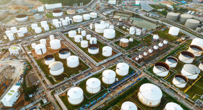 російська атака на об'єкти SOCAR /Shutterstock