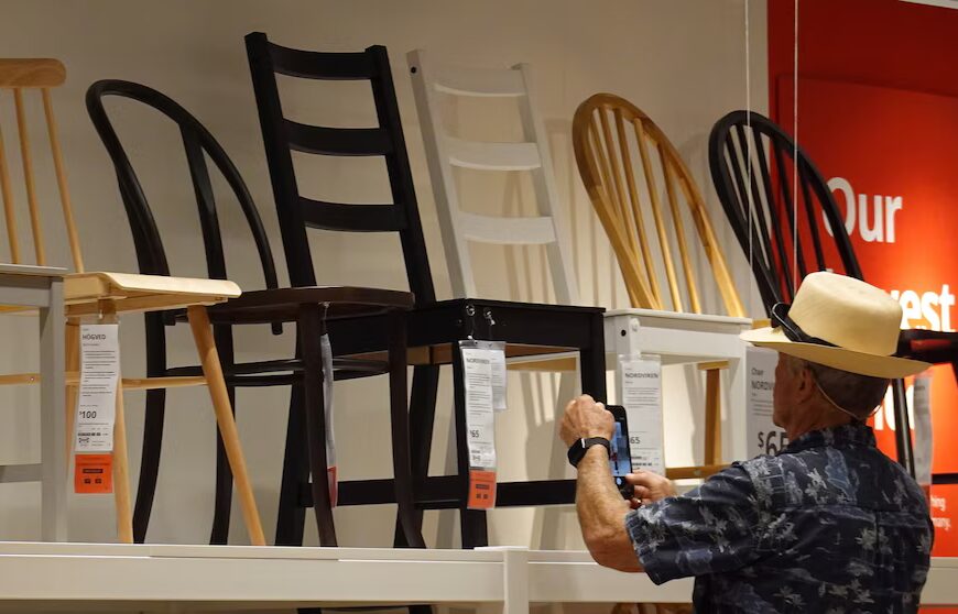 Як нові тарифи на меблі та фармацевтичні препарати вплинуть на ціни? Експерти думають