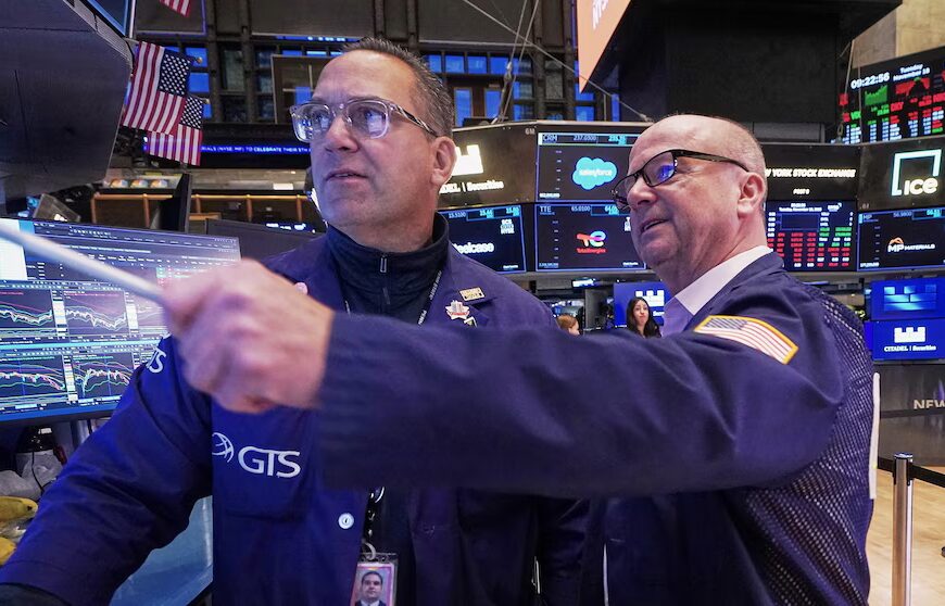 Dow закрився зі зниженням майже на 500 пунктів, оскільки бульбашка штучного інтелекту побоюється падіння акцій