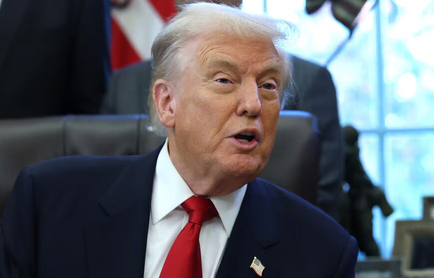 Білий дім заявляє, що Трамп «зобов’язаний» виплатити дивіденди з тарифів у розмірі 2000 доларів