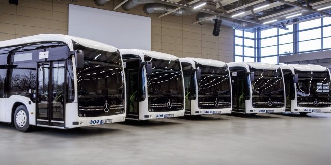 Автобусна індустрія у 2025: від ретро 70-х до новітніх міжміських моделей