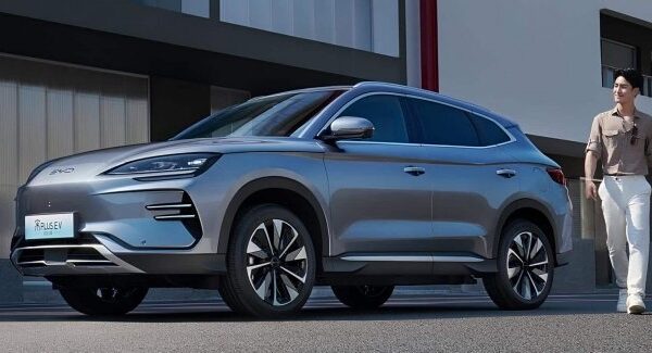 В Україні майже вдвічі зросли реалізації китайських авто.