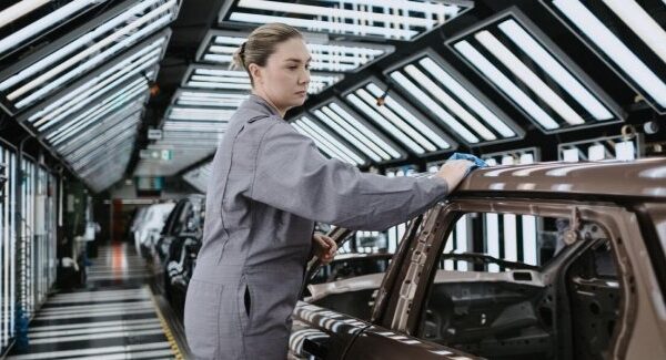 Автовиробництво Британії досягло 73-річного мінімуму у 2025.