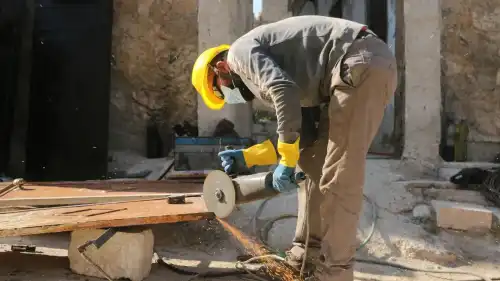 Де сиплються іскри від кутової шліфмашинки? Підказка досвідченого майстра (15 років).