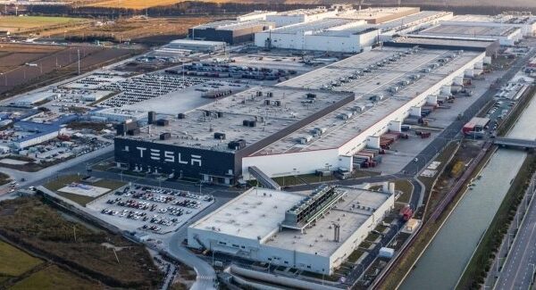 Китайський збут Tesla знизився на 45%