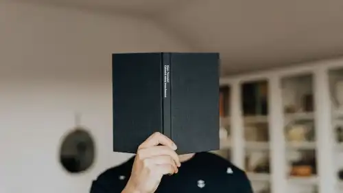 Мозок і книги: конфлікт інтересів. Чому читання перевантажує нерви.