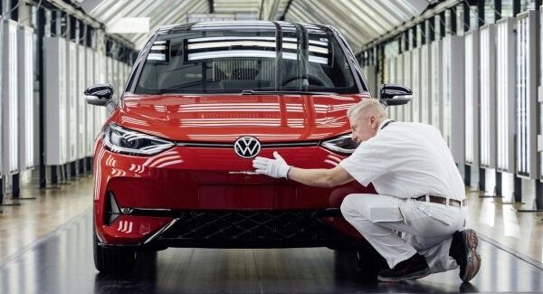 Volkswagen відчуває економічний тиск через мита США.