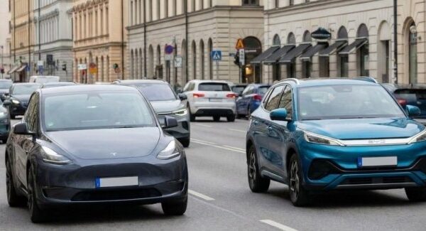 BYD перевершила Tesla: у 2025 глобальні продажі електрокарів досягли піку в 20,5 млн.