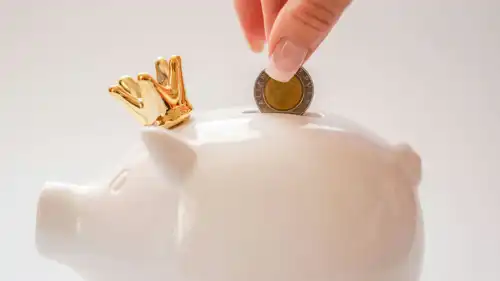 Чи варто тут гніватись? Дружина сина не хоче ділитися своїм заробітком у спільний бюджет.