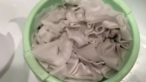 Як повернути білизну пожовклому, сірому або заплямованому тюлю.