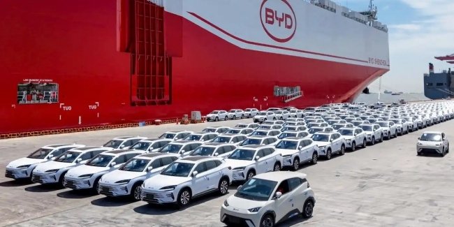 Глобальні збути BYD в лютому впали більш ніж на 41%.