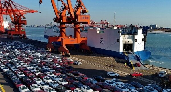 Європейські продажі авто знову впали у лютому 2026.