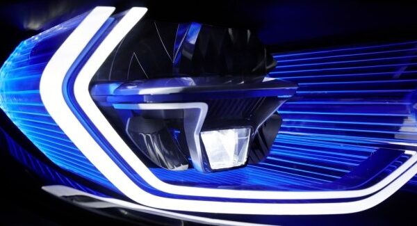 Заміна лазерної фари BMW M4 Competition: вражаюча вартість
