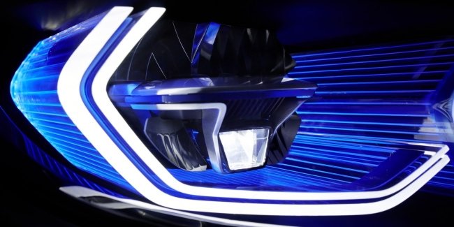 Заміна лазерної фари BMW M4 Competition: вражаюча вартість