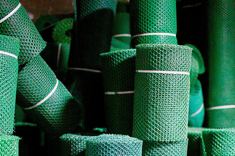 Виробництво та продаж сітки в Україні: компанія «НОВИЙ-ДВІР»