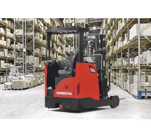Вибираємо ричтрак для висотних стелажів у магазині TekPowerForklift