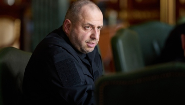 Урядом встановлено прискорений порядок для вивезення деяких видів військової продукції – заявив Умєров.