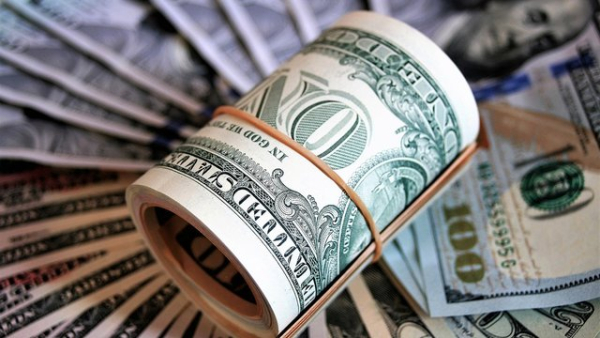 Продаж валюти Національним банком України на минулому тижні скоротився на 5,6%.