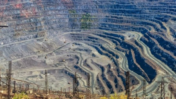 Південний ГЗК частково призупиняє роботу через атаки агресора на цивільні торговельні судна
