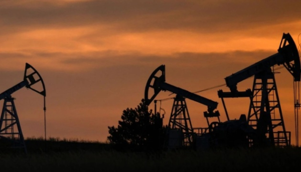 Росія планує зменшити експорт нафти через дефіцит пального.