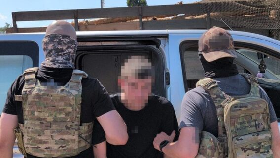 На Харківщині Служба безпеки України затримала російського агента, який надав окупантам 27 терміналів Starlink.