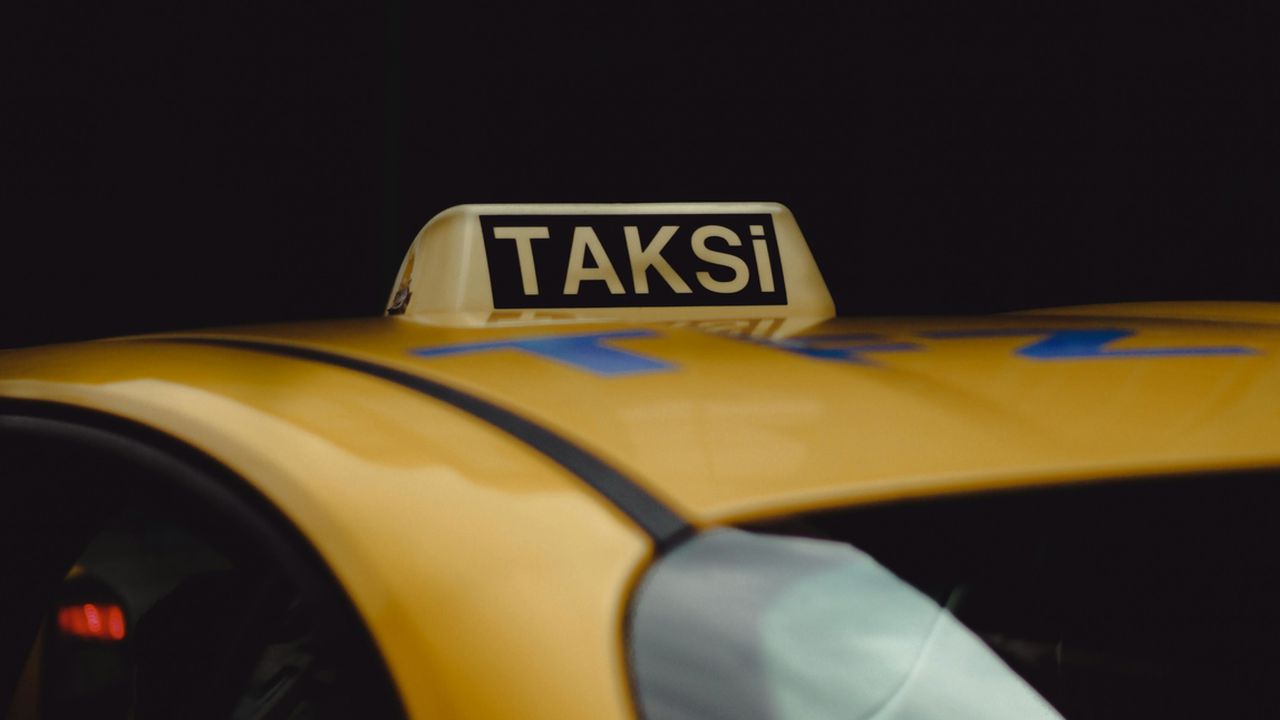 Таксисти оцінюють пасажирів за неочевидними деталями