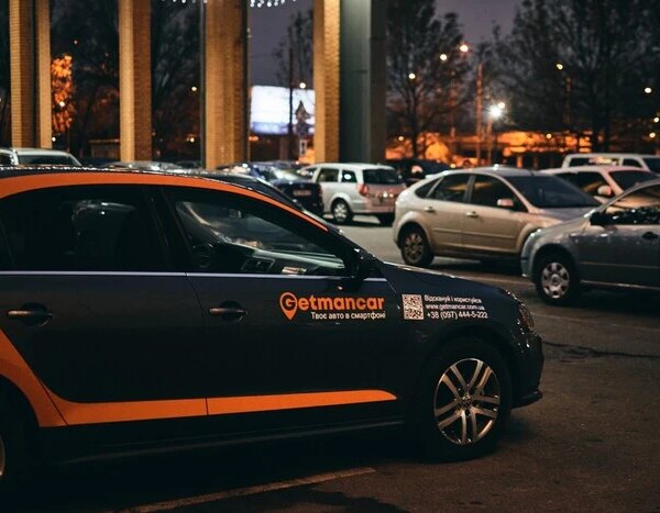 Коли подобова оренда авто у Києві вигідніша за таксі