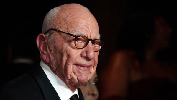 Суд зобов’язав Fox надати сотні документів у справі акціонерів