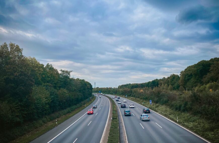 Німецька митниця вилучає люксові авто в українців: що стало причиною та роль…