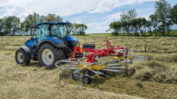 Зубчасті граблі Pottinger зменшують захоплення в поворотах для акуратніших валків